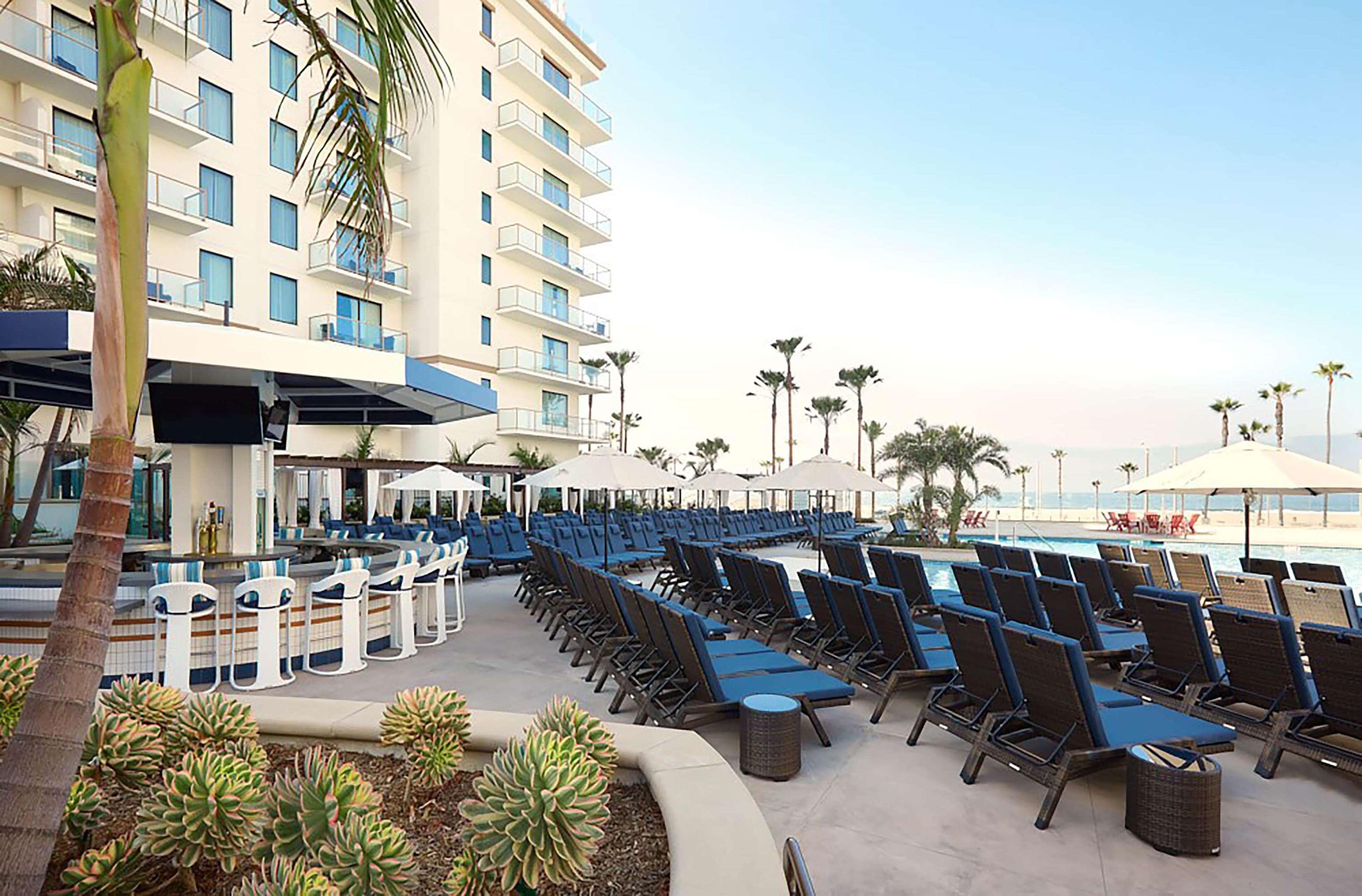 The Waterfront Beach Resort, A Hilton Hotel Huntington Beach Exterior photo